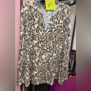 Plus Size Leopard Print V-Neck Blouse